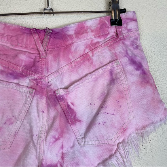 Free People Raw Fringe Hem TyeDye Denim Button-Fly Shorts Size 2 Pink Purple FP - Picture 14 of 15